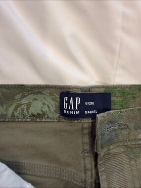 Gap green floral barrel jeans